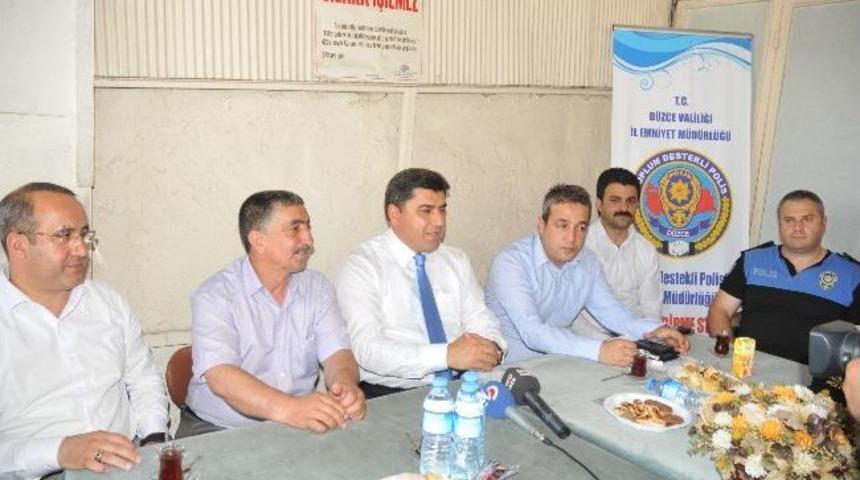 Emniyet M&uuml;d&uuml;r&uuml; Geezer, &Ccedil;ay Mahallesi Halkı İle Bir Araya Geldi