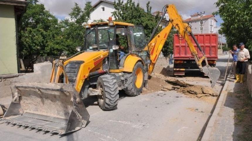 Kırşehir&rsquo;de Caddelerde Altyapı &Ccedil;alışmaları Tamamlanıyor