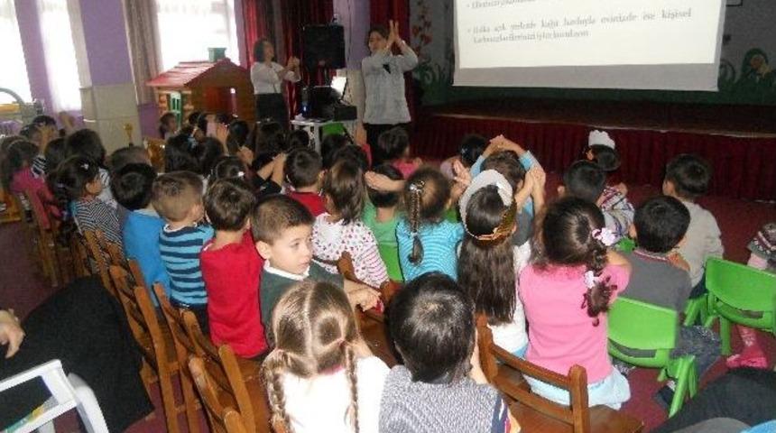Sağlık M&uuml;d&uuml;rl&uuml;ğ&uuml;&rsquo;n&uuml;n Eğitim &Ccedil;alışmaları