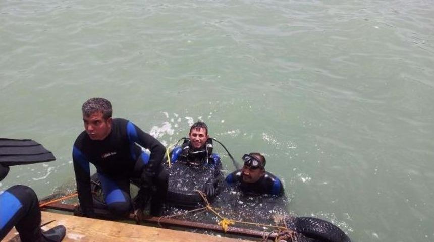 Su Sporları Kul&uuml;b&uuml;nden Temizlik Dalışı