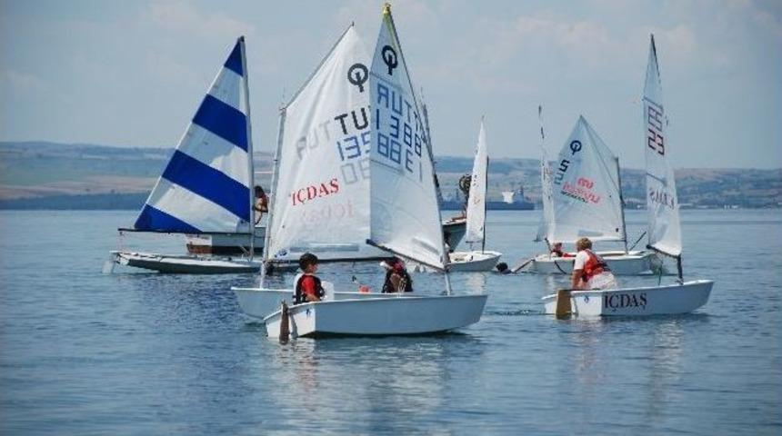 Lapseki&rsquo;de Yelken Yarışları Yapıldı