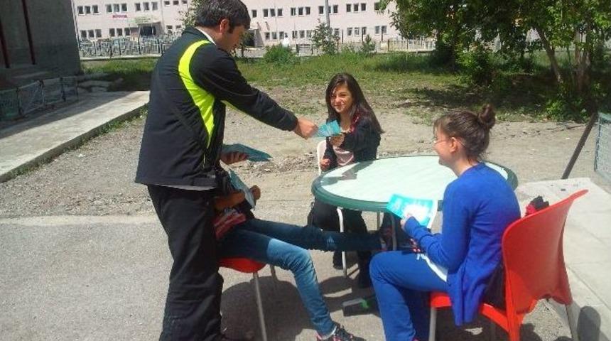 Yaz Spor Okulları İ&ccedil;in Afişli Tanıtım