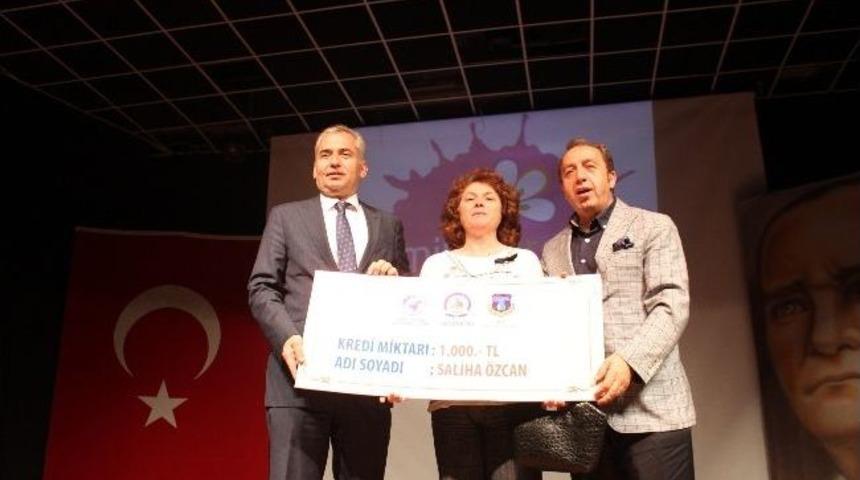 K&uuml;&ccedil;&uuml;k Kredilerle Kadınlara İş Kurma Fırsatı
