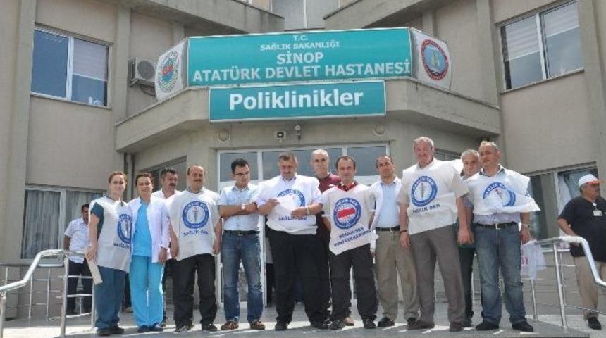 Sağlık &Ccedil;alışanları Doktora Şiddeti Kınadı