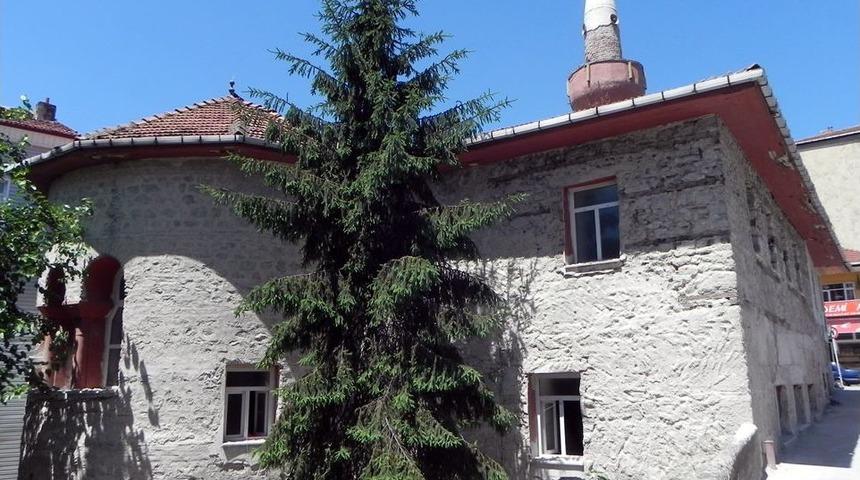 Tarihi Orhan Gazi Camii Bakıma Alındı