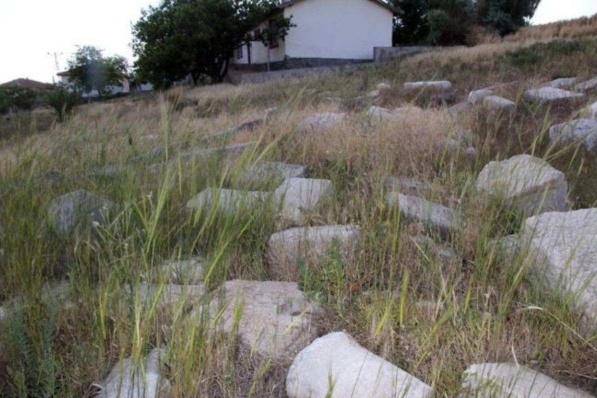 Yozgat B&uuml;y&uuml;knefes K&ouml;y&uuml;&rsquo;ne (tavium Antik Kenti) Arkeo-park Projesi Hazırlanıyor