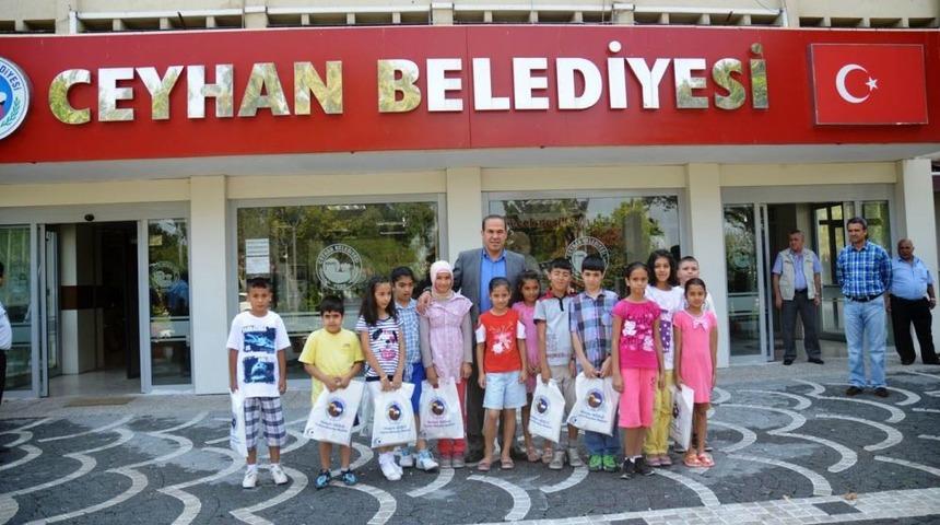 Başkan S&ouml;zl&uuml;, Başarılı &Ouml;ğrencilere Kitap Seti Hediye Etti