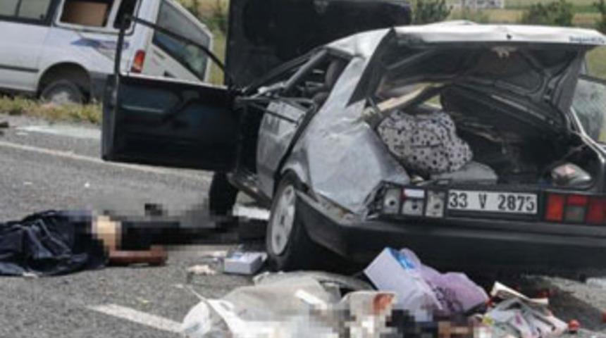 Katliam gibi kaza: 4 &ouml;l&uuml;