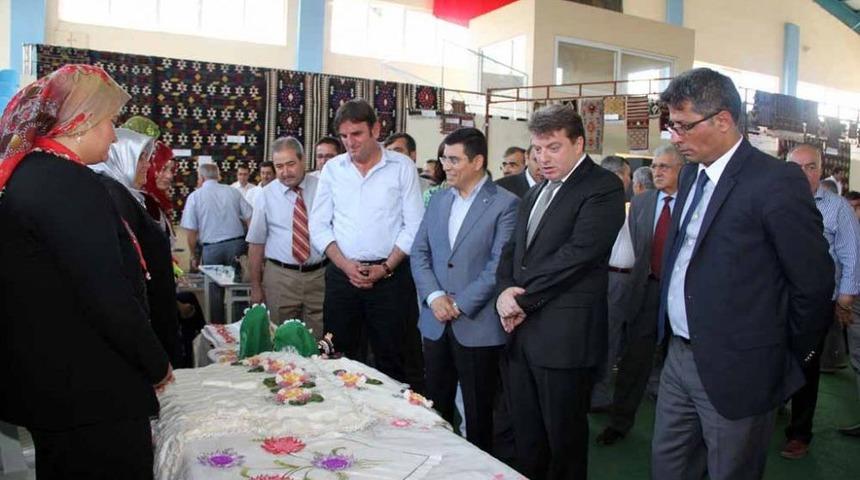 Korkuteli Halk Eğitim Merkezi'nden Yıl Sonu Sergisi