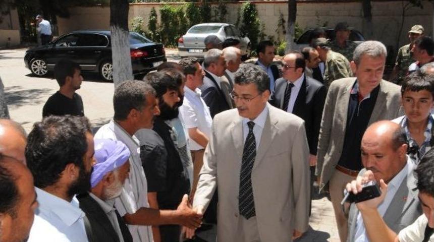 Vali G&uuml;ven&ccedil;, Husumetli Aileleri Barıştırdı
