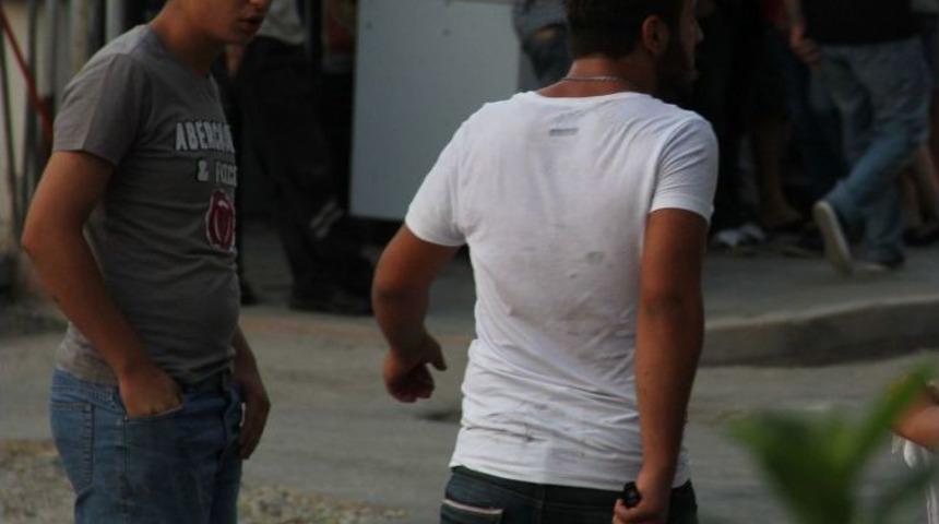 Eylemciler polise bı&ccedil;ak &ccedil;ekti