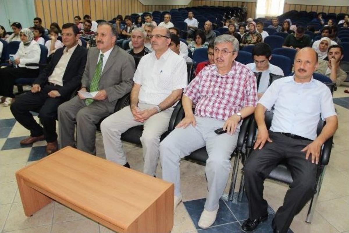 Manisa'da 21 Başarılı &Ouml;ğrenci &Ouml;d&uuml;llendirildi
