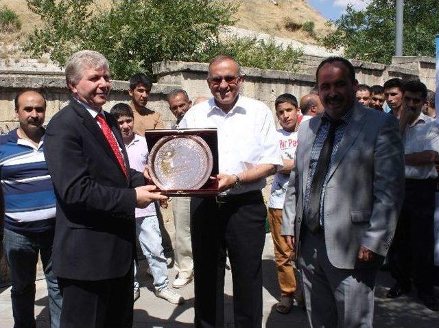 Bakırcılık Ve Sedefçilik Mesleği Kursiyerleri Sertifikalarını Aldı