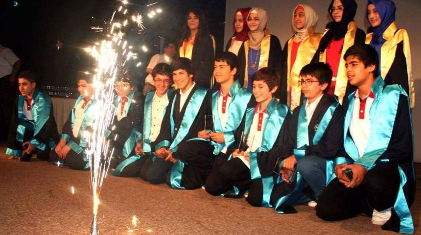 &Ouml;zel Nil Koleji'nde 15&rsquo;inci D&ouml;nem Mezuniyet Coşkusu