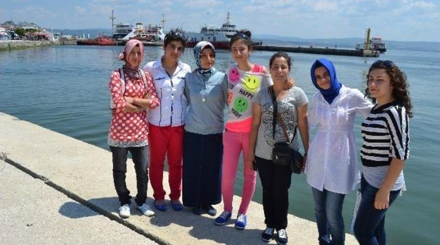 Mardin'den Gelen &Ouml;ğrenciler Denizi İlk Kez Gelibolu'da G&ouml;rd&uuml;