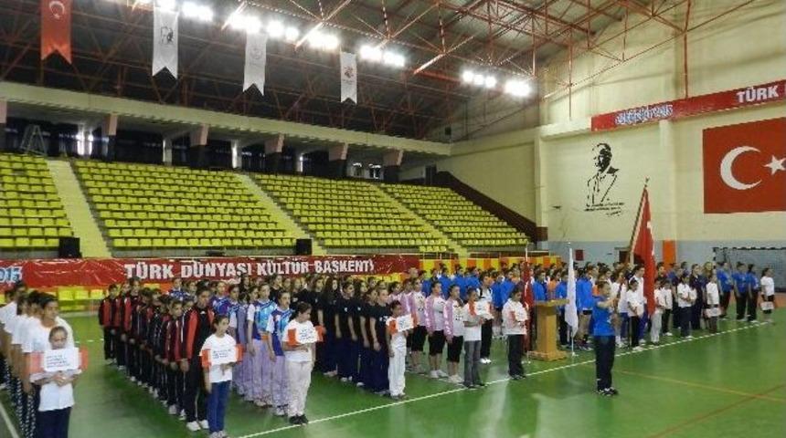 Yıldız Kızlar Hentbol T&uuml;rkiye Şampiyonası Başladı