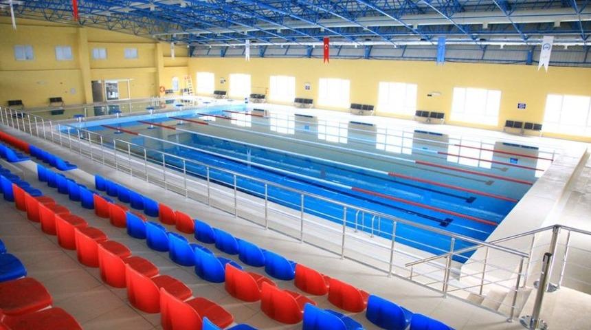 Aksaray &Uuml;niversitesi Yarı Olimpik Y&uuml;zme Havuzu A&ccedil;ıldı