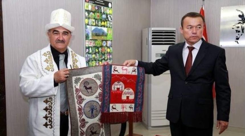Kardeş Talas Belediye Başkanı, Rifat Yıldırım'ı Ziyaret Etti