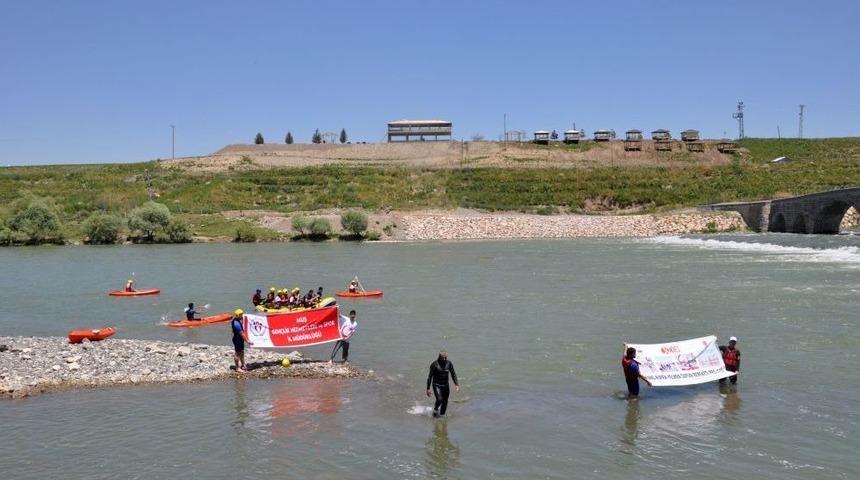Tarihi Murat K&ouml;pr&uuml;s&uuml;'nde Kano Coşkusu