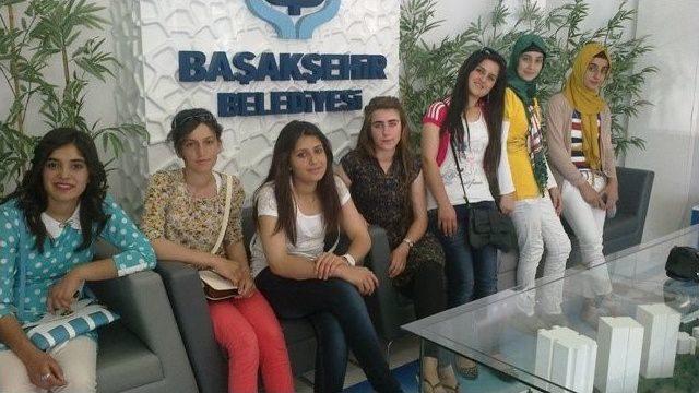 Ak Parti Milletvekili İçten 22 Öğrenciyi İstanbul’a Gönderdi 1