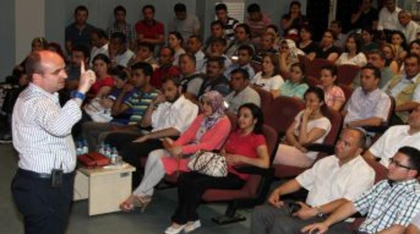 Denizli Belediyesi'nden Personeline &lsquo;Kentli Davranış Kentliye Davranış&rsquo; Semineri