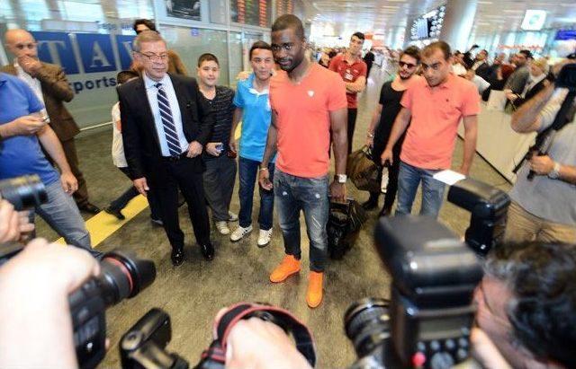 Chedjou, Florya Metin Oktay Tesisleri'ni Gezdi