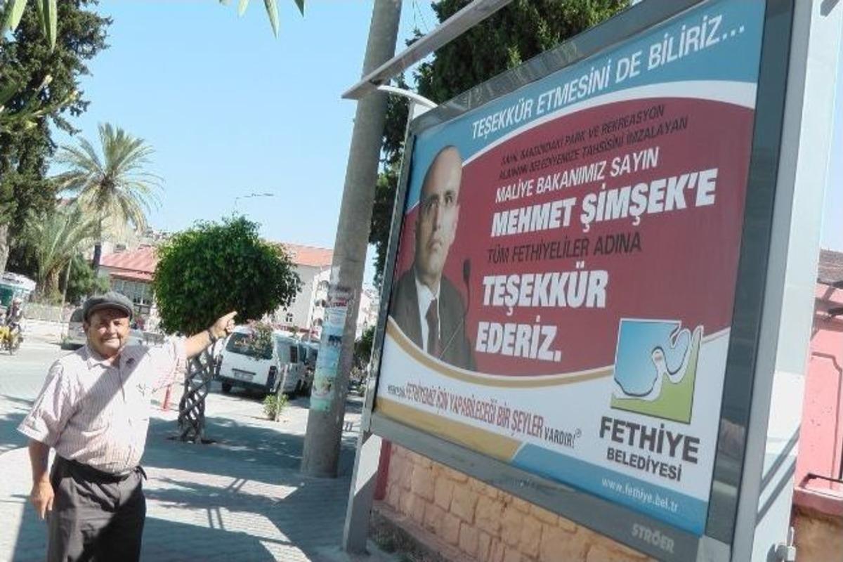 Fethiye'de Mhp&rsquo;li Başkan&rsquo;dan Ak Partili Bakan&rsquo;a Bilboardtlu Teşekk&uuml;r