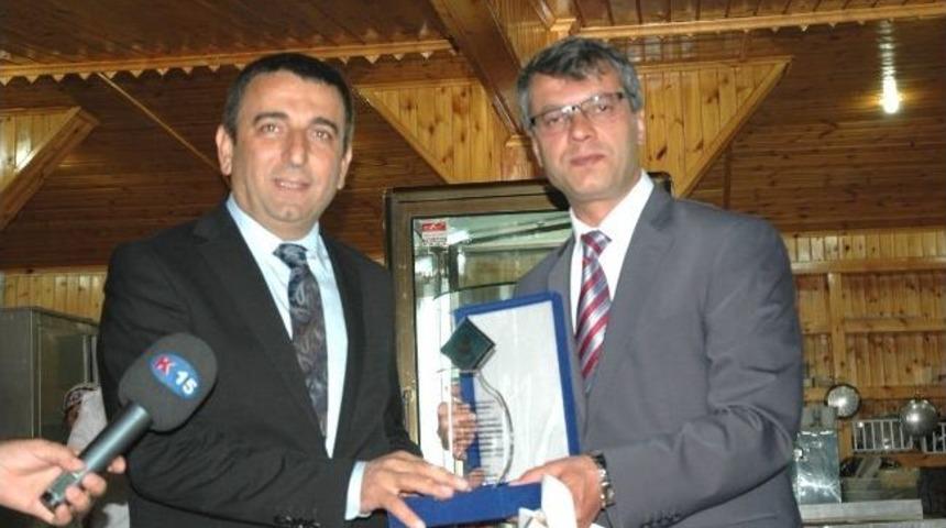 Bucak Kaymakamı Hacıbektaşoğlu'na Veda Yemeği