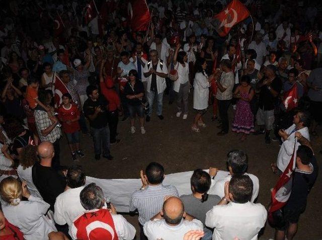 Antalya’da Doktorlardan Taksim Protestosu