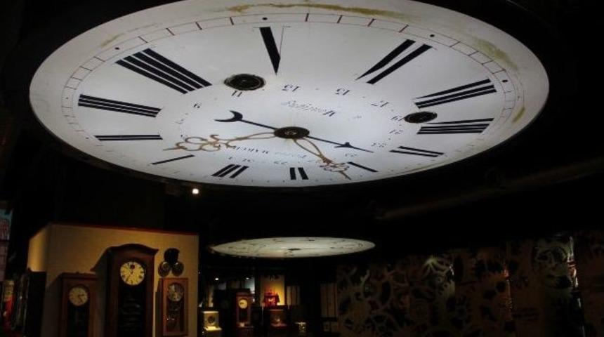 Bu Saatler Zamana Direniyor