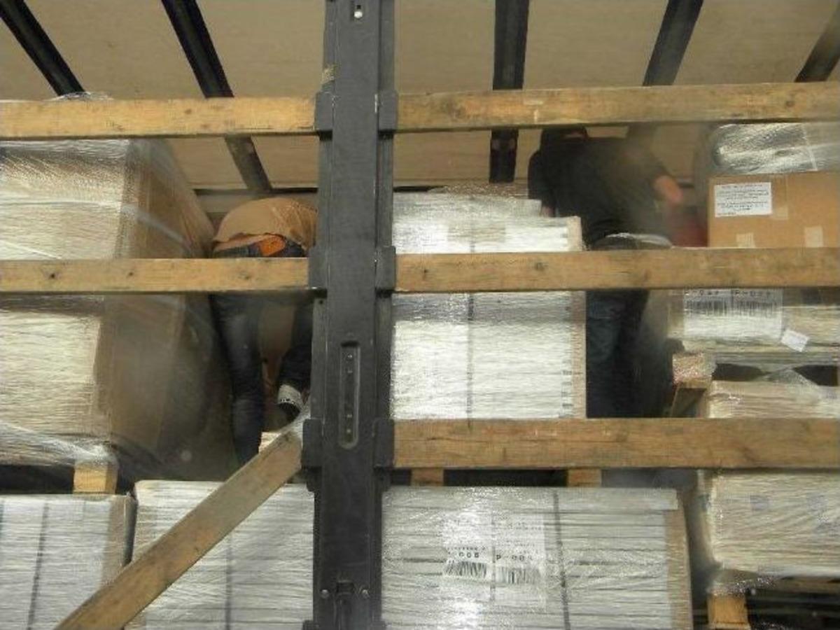 Sınır Kapılarındaki Operasyonlarda 4 G&ouml;&ccedil;men Yakalandı