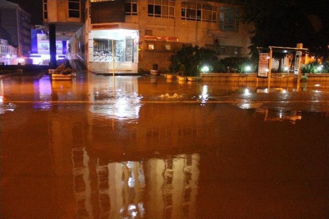 &Ccedil;arşamba Yağmura Teslim