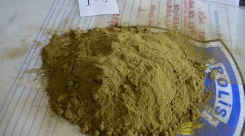 Bilecik Polisinden Ka&ccedil;ak Sigara Ve Uyuşturucu Operasyonu