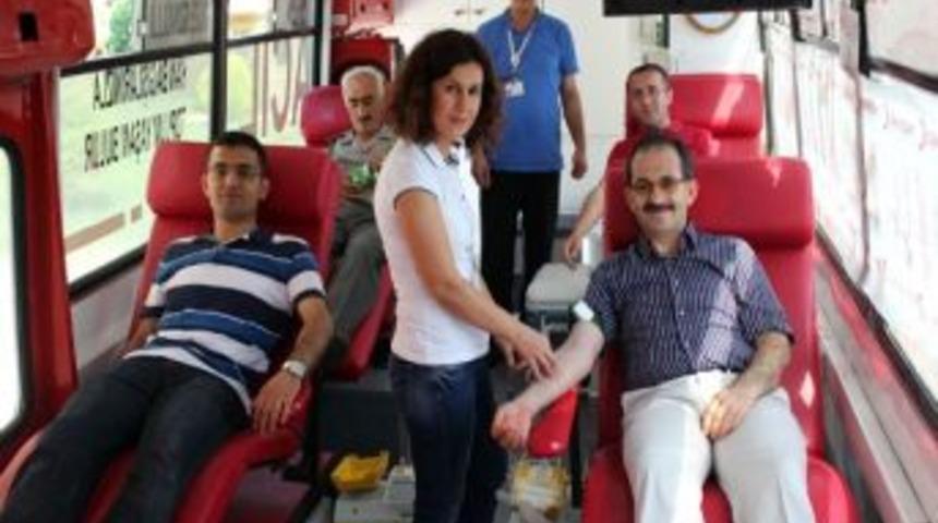 Yalova Orman İşletme Personelinden Kan Bağışı