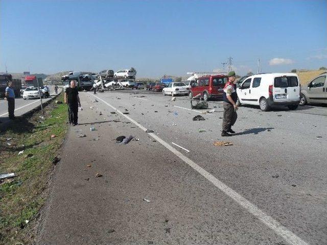 Balıkesir'de Feci Kaza: 2 Ölü, 1 Yaralı