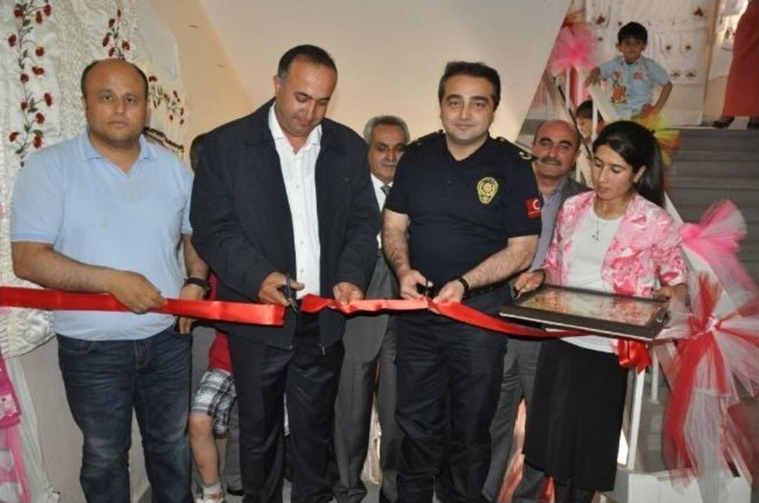 Patnos&rsquo;ta Y&ouml;resel El Sanatları Ve Makine Nakışı Sergisi A&ccedil;ıldı