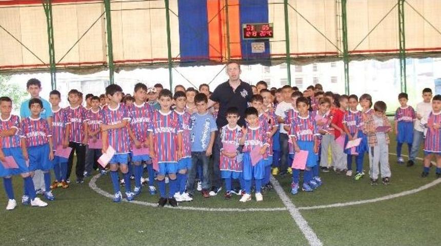 Karab&uuml;kspor Yaz Futbol Okulu A&ccedil;ılışı Yapıldı