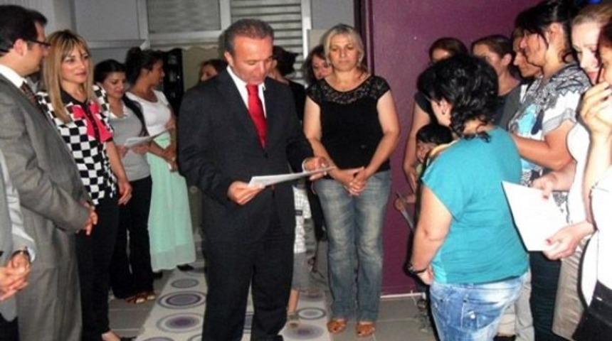 Aile Destek Merkezi'nin Ilk Kursiyerleri Sertifikalarını Aldı