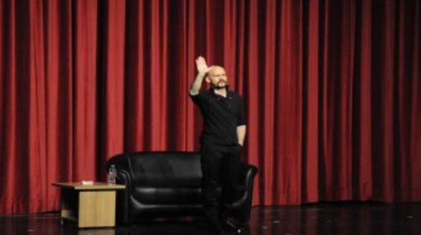 Atalay Demirci Esprileriyle Malatyalıları G&uuml;ld&uuml;rd&uuml;