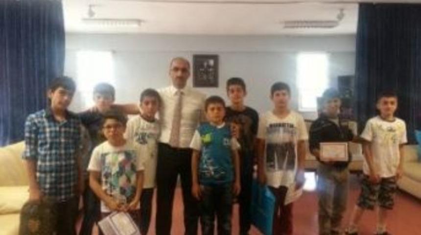 Aile Ve Sosyal Politikalar İl M&uuml;d&uuml;rl&uuml;ğ&uuml;&rsquo;nde Karne Sevinci