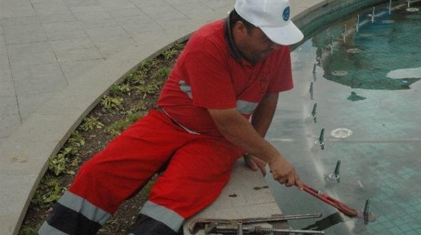 S&uuml;s Havuzundan Fıskiyeler &Ccedil;alındı