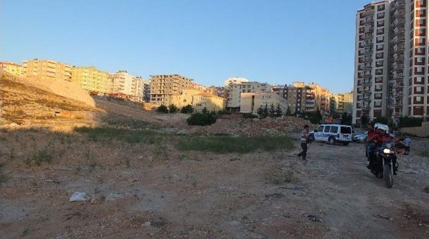 Tinercilerin Kullandığı Mağaralar Mahallelilerin Korkulu R&uuml;yası Oldu