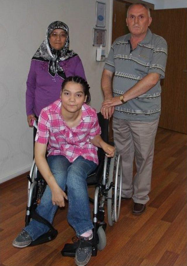 Başbakana Şiir Okuyan B&uuml;şra, 20 Yıl Sonra Ayağa Kalktı 2