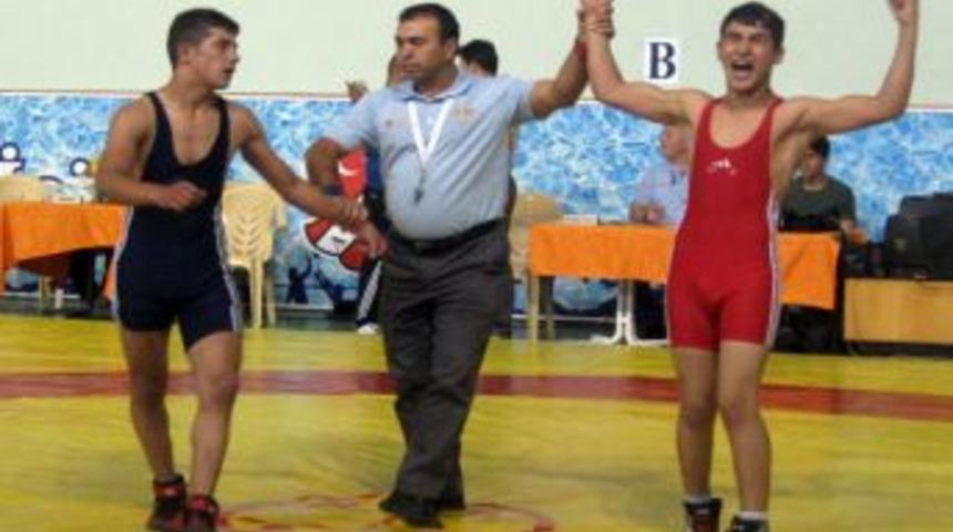 Konyalı Minik Pehlivanlar 5 Madalya Kazandı