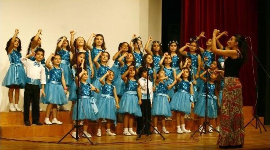 Minikler Sesleri İle B&uuml;y&uuml;ledi