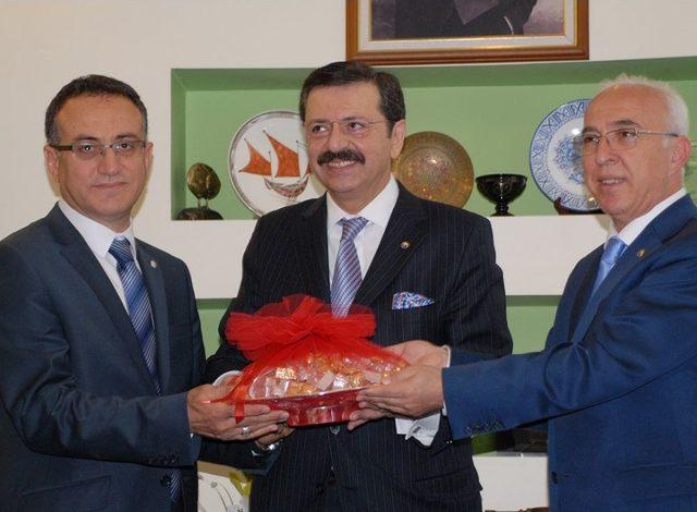 Gezi Eylemleri Toplumun Fay Hattıyla Oynamak Isteyenlere Fırsat Veriyor 1