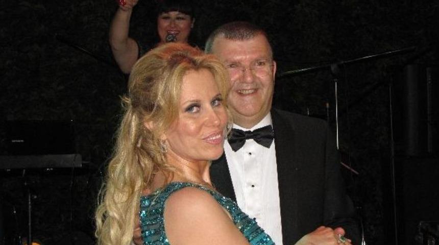 Tolunay Ve Kaya Ailesinin Mutlu G&uuml;n&uuml;