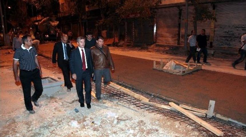 Şehitler Caddesindeki &Ccedil;alışmalar Gece-g&uuml;nd&uuml;z Devam Ediyor