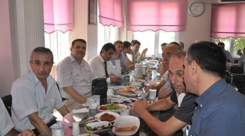 B&uuml;ro Memur-sen, &Uuml;yeleriyle Yemekte Buluştu