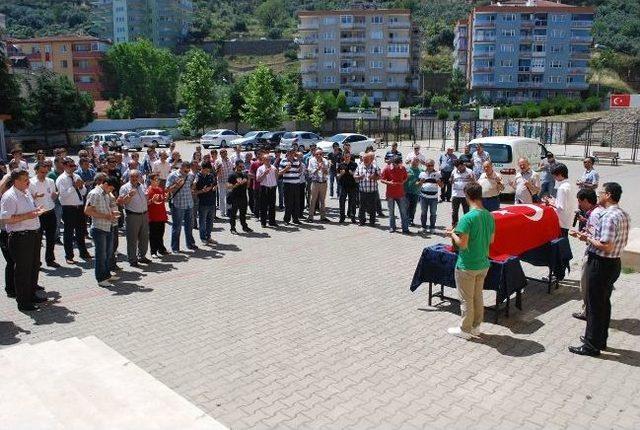 Anten Düzeltirken Çatıdan Düşen Öğretmene Öğrencilerinden Son Görev